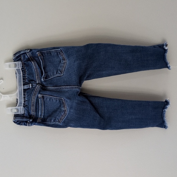 Old Navy 2T girls cut off jeans - Picture 5 of 5